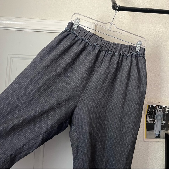 CLAUDE tulum grey pin stripe linen wide tapered balloon barrel cropped pants - Picture 3 of 8